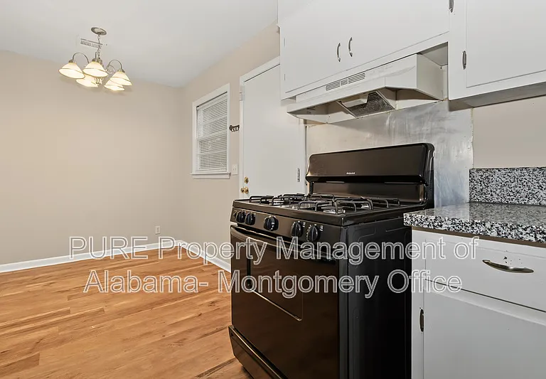 4332 Sussex Dr — Photo 17