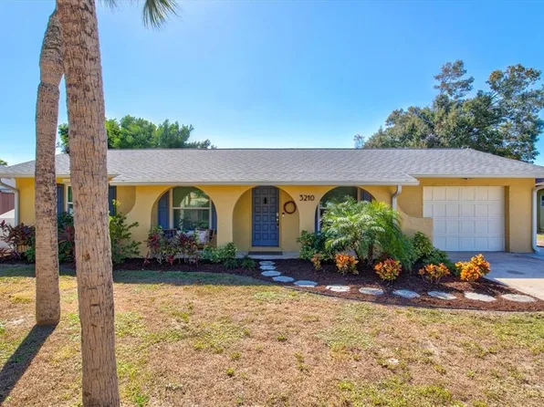 3210 Wood St, Sarasota, FL 34237