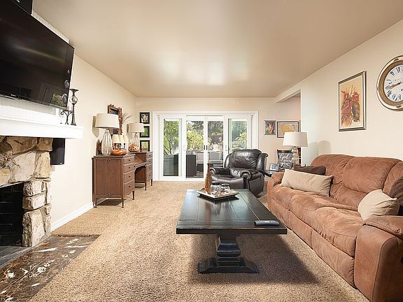 5th image of 27845 Palmeras Pl