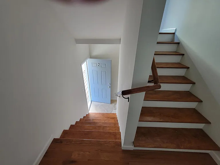 170 Farmington Ave #2 — Photo 20