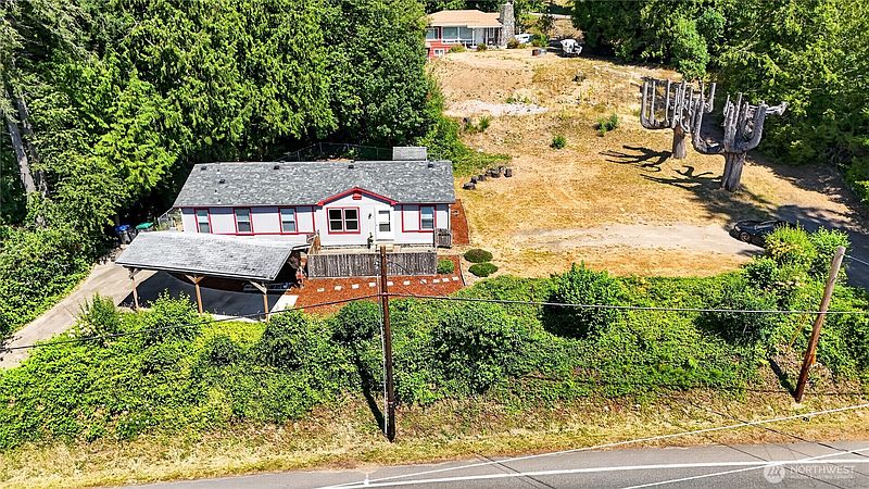 4th image of 1450 Northlake Way NW