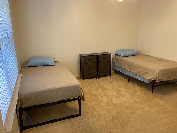 3rd image of 15614 Aiken Ln