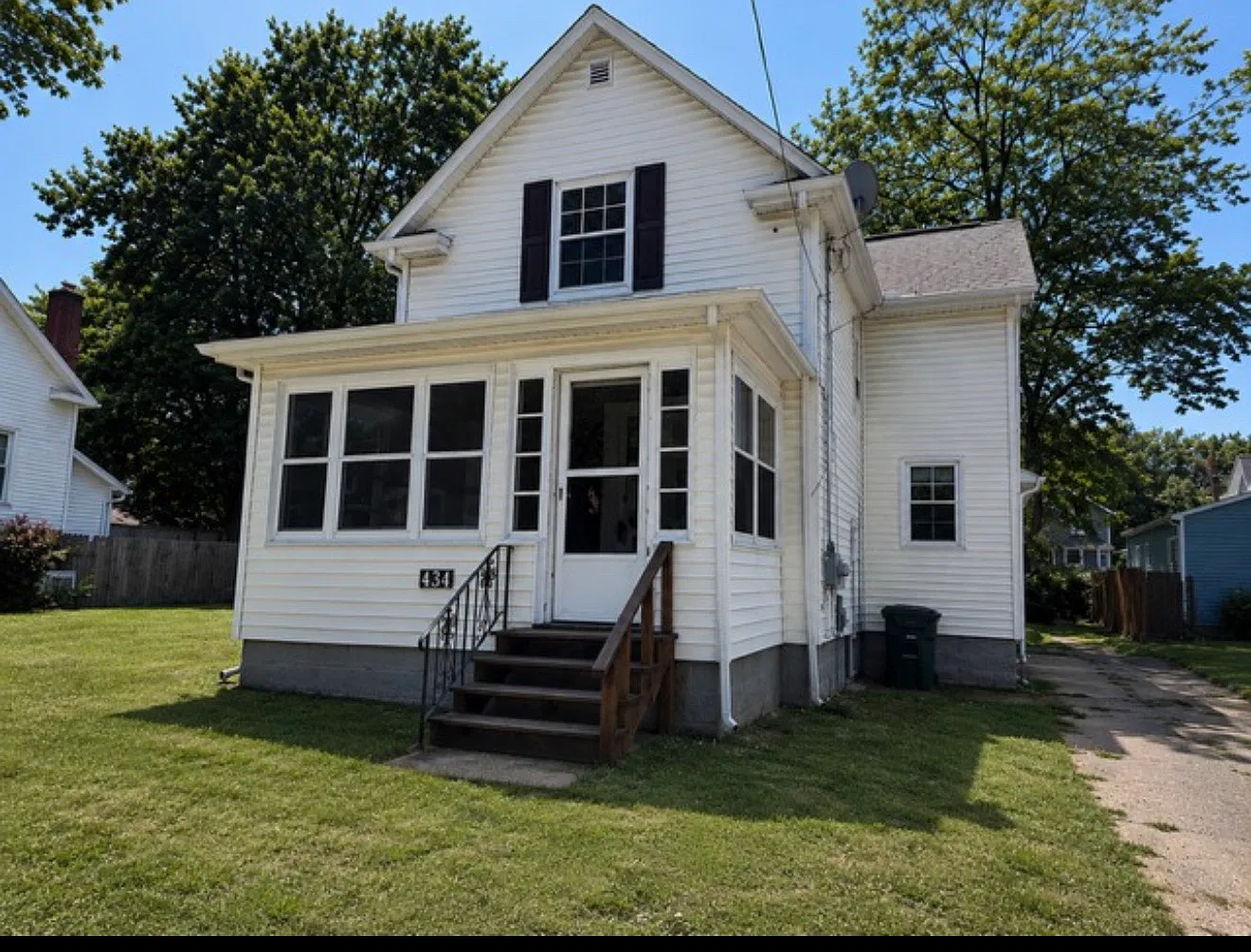 2 bed, $975 — Photo 1