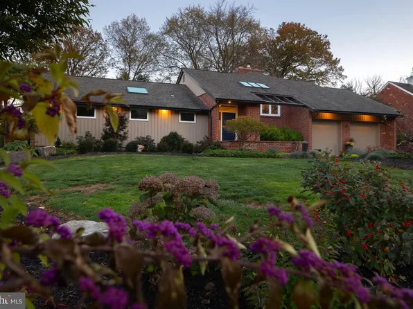 21 N Bausman Dr, Lancaster, PA 17603