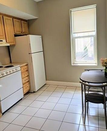4th image of 1862-1870 Beacon St #101