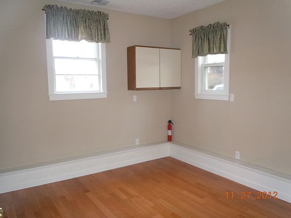 4th image of 756 E Falmouth Hwy