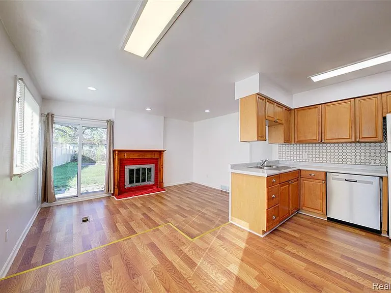 35030 Michelle Dr — Photo 7