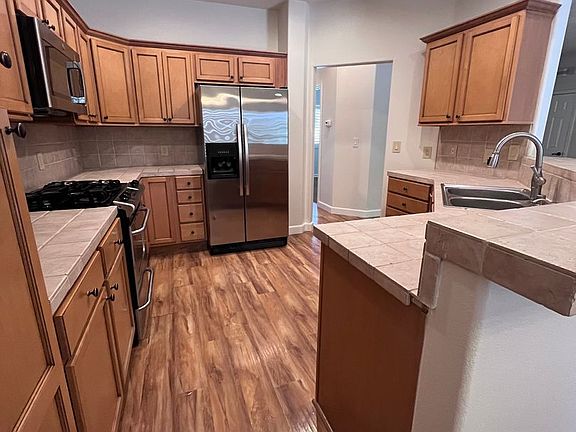 2nd image of 9292 Loma Ln
