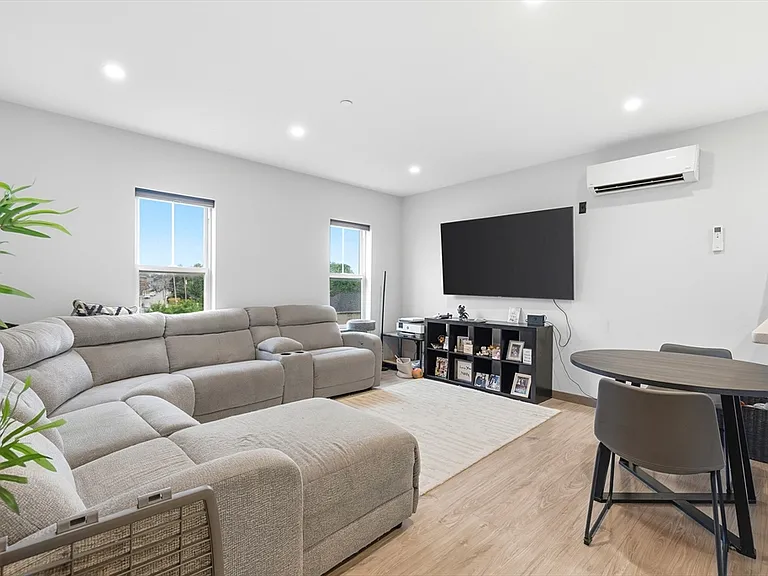 145 Newbury Ave #18 — Photo 8