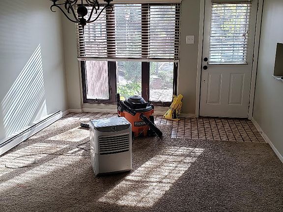 3rd image of 18W109 Kirkland Ln