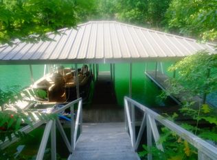 2 Loran Pointe Cir, Seneca, SC 29672