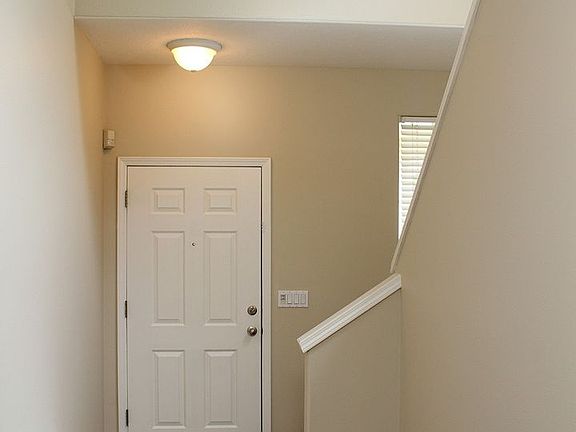 5th image of 283 NE 74th Ave