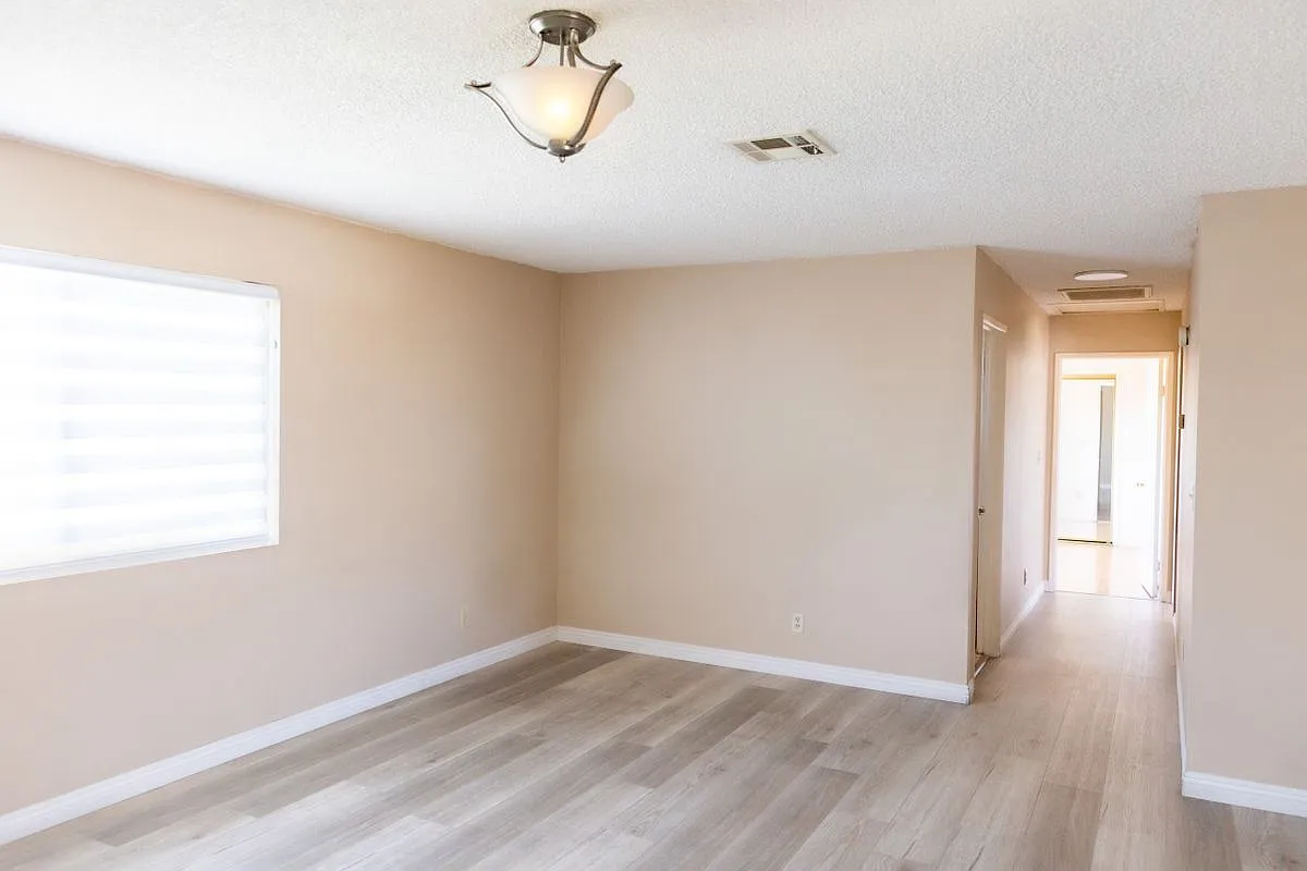 3 bed, 2.0 bath, 1233 sqft, $3,500 — Photo 1