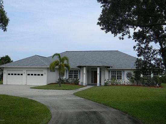Beautiful Home on the River