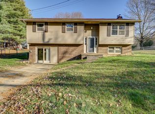 128 Pierce Ln, Johnson City, TN 37604