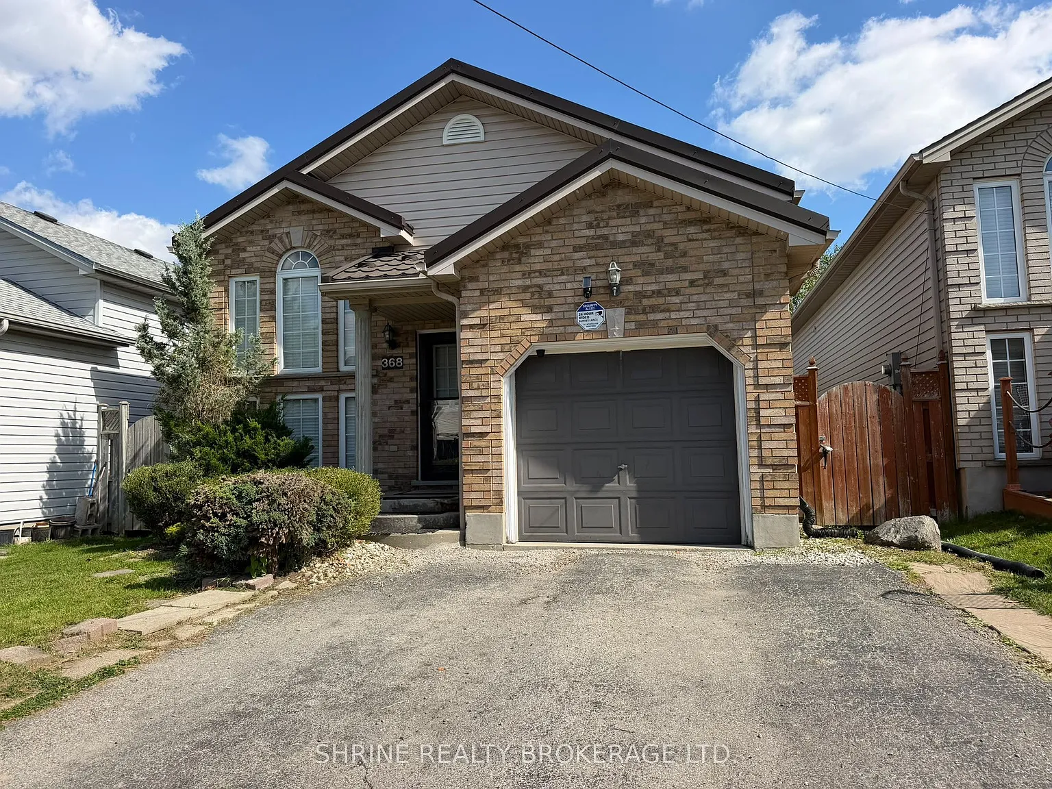 4 bed, $2,600 — Photo 1