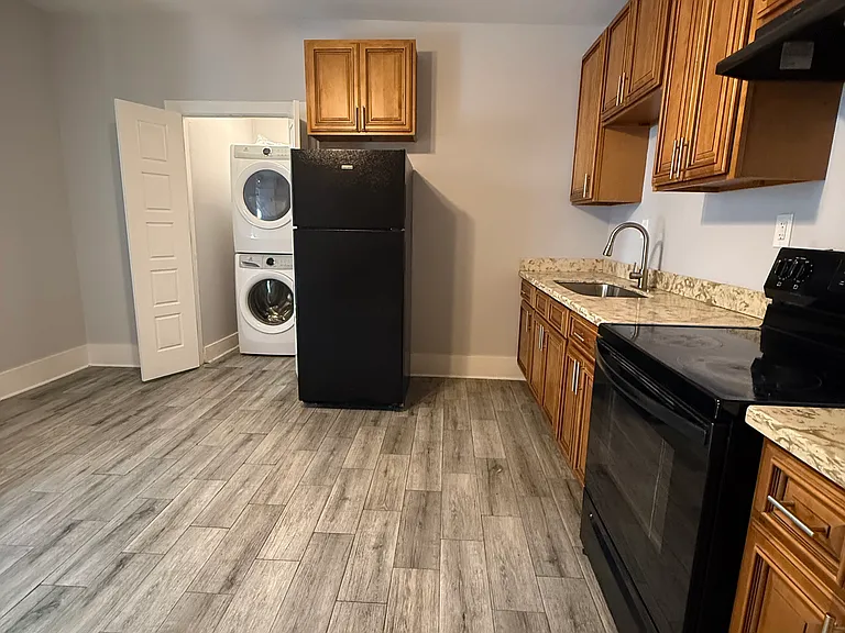 824 Independence St #B — Photo 9