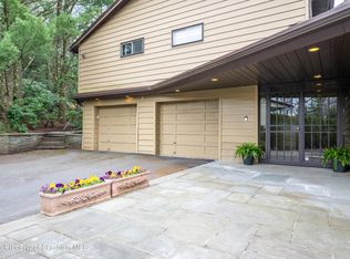 20 Pen Y Bryn Dr, Scranton, PA 18505