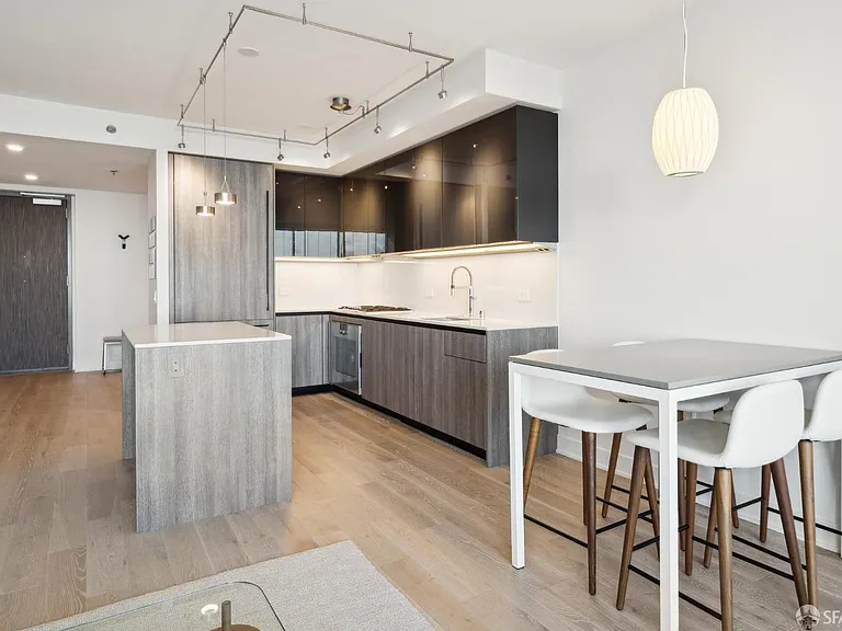 201 Folsom St #33D — Photo 16