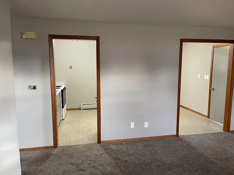 608 S Anderson St — Photo 35