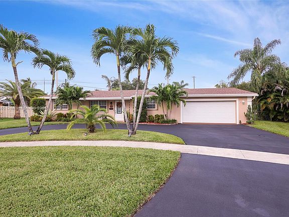 3rd image of 4900 SW 88th Ter