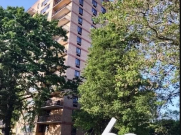 60 Parkway Dr, East Orange City, NJ 07017