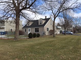 531 N Van Auken St, Elmhurst, IL 60126