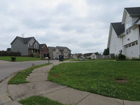 3rd image of 408 River Heights Dr