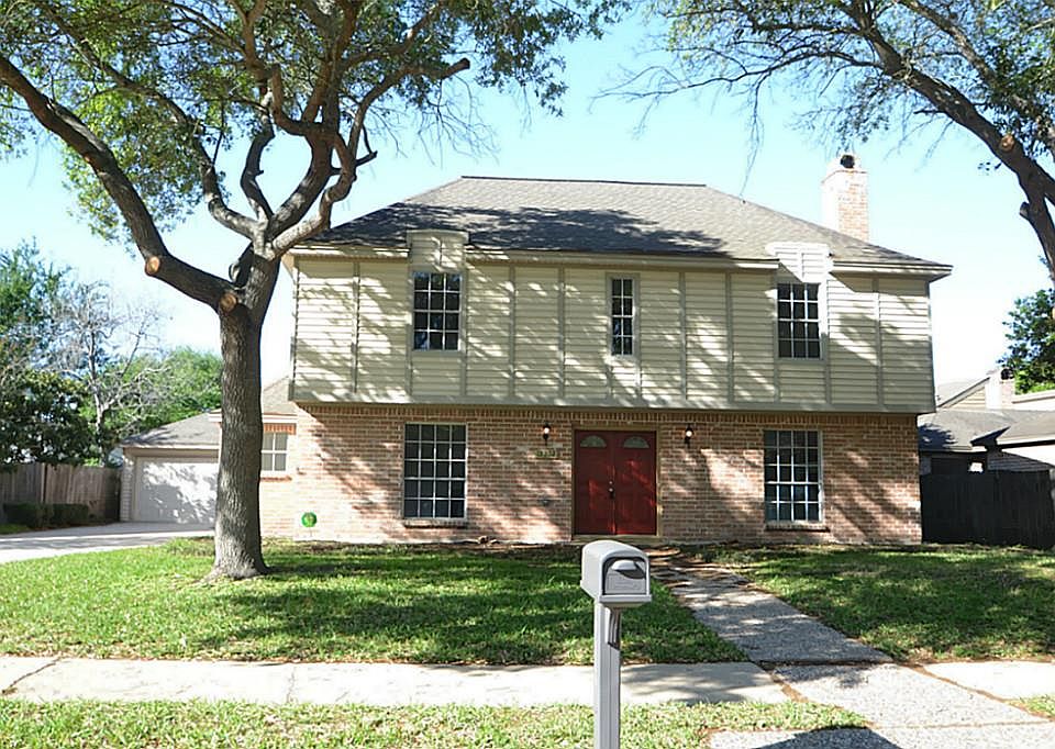 1st image of 15302 La Mancha Dr