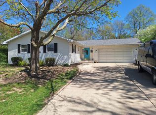 201 N Jayne St, Heyworth, IL 61745