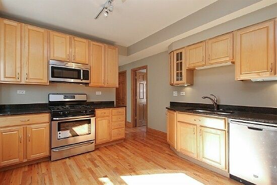 4th image of 915 W Sunnyside Ave APT 3N