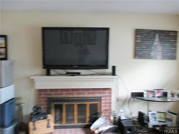 4th image of 174 Heritage Hls Unit A
