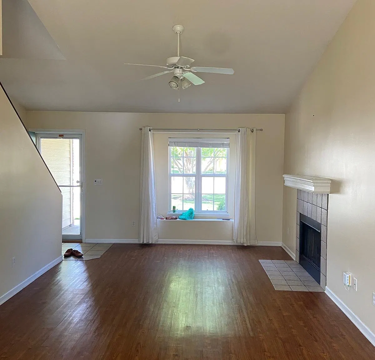 3 bed, 1400 sqft, $2,200 — Photo 2