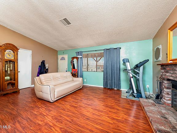 3rd image of 10731 Avenue R E #2