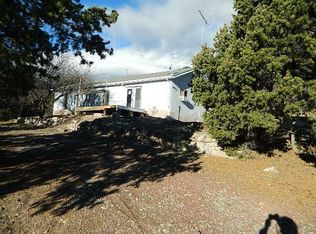 8 Dairy Ln, Tijeras, NM 87059