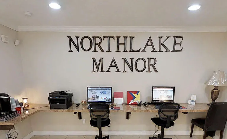 Northlake Manor Apartments — Photo 32