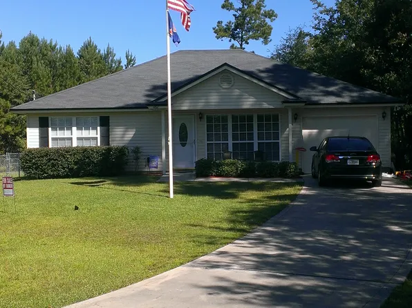 482 3rd St N, Macclenny, FL 32063