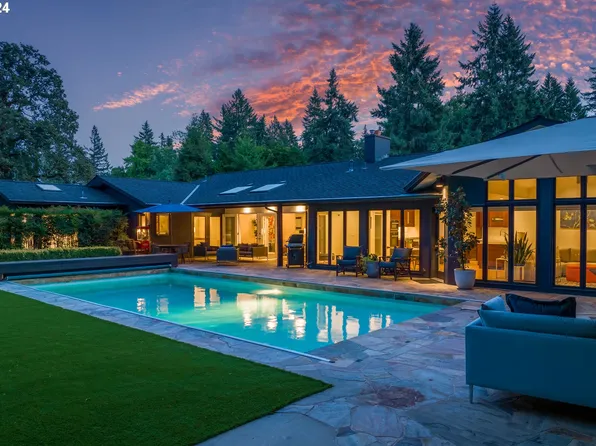 1545 S Mary Failing Ct, Portland, OR 97219