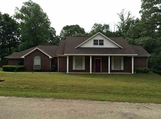 169 Spring Lake Dr, Kilgore, TX 75662