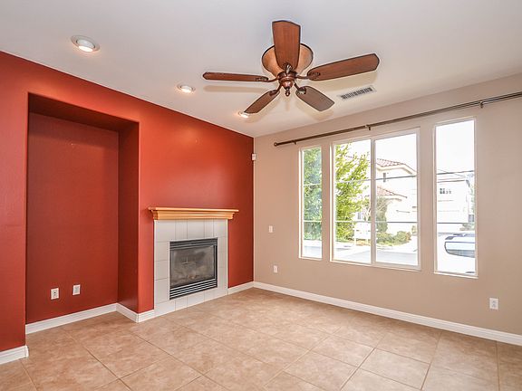 3rd image of 24471 Montevista Cir