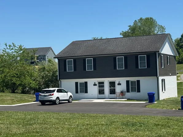 2906 Cara Ct, Blacksburg, VA 24060