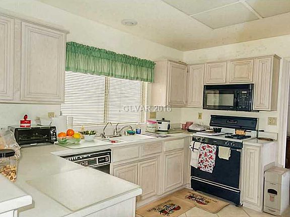 3rd image of 2704 Youngdale Dr