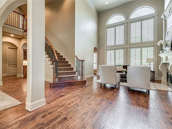 3rd image of 2803 Linden Ln