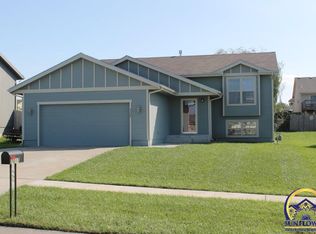 7017 SW 18th St, Topeka, KS 66615