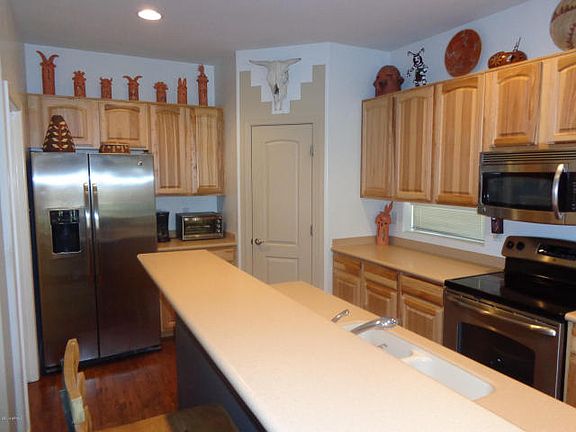 5th image of 9052 W Myrtle Ave
