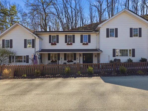 24 Mountain Road, Cornwall On Hudson, NY 12520