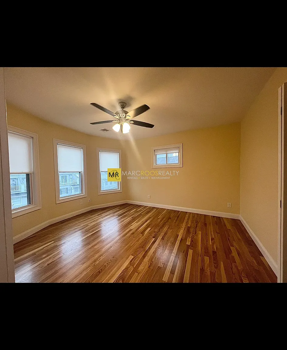 3 bed, 9999 sqft, $3,750 — Photo 2