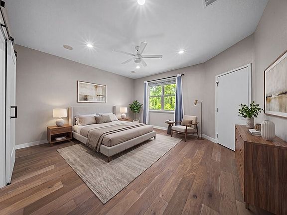 2nd image of 2335 Clark St