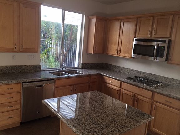 4th image of 33399 Biltmore Dr
