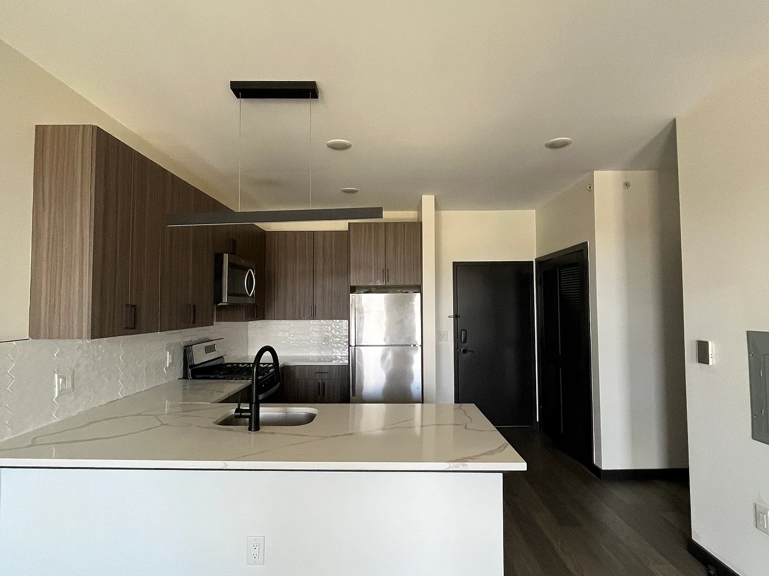 1 bed, 800 sqft, $2,500 — Photo 4